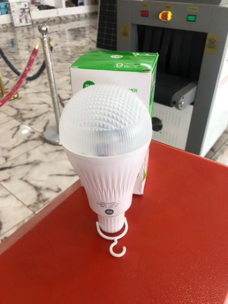 DP 9W Portable Rechargeable LED Bulb – DP-7817 By Lumett