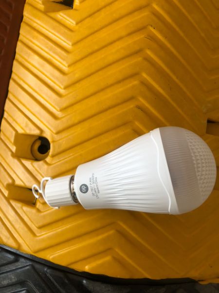 DP 9W Portable Rechargeable LED Bulb – DP-7817 By Lumett