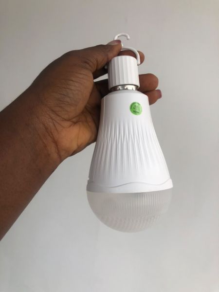 DP 9W Portable Rechargeable LED Bulb – DP-7817 By Lumett