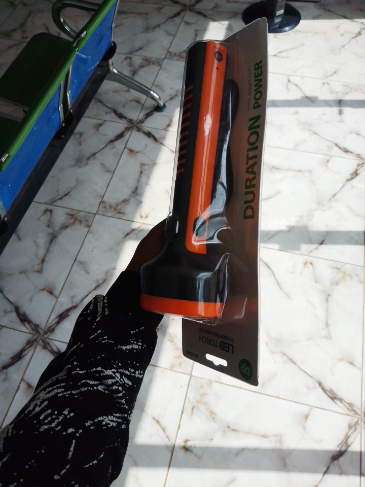 DP 3W LED Torch Light – DP-1953B By Lumett