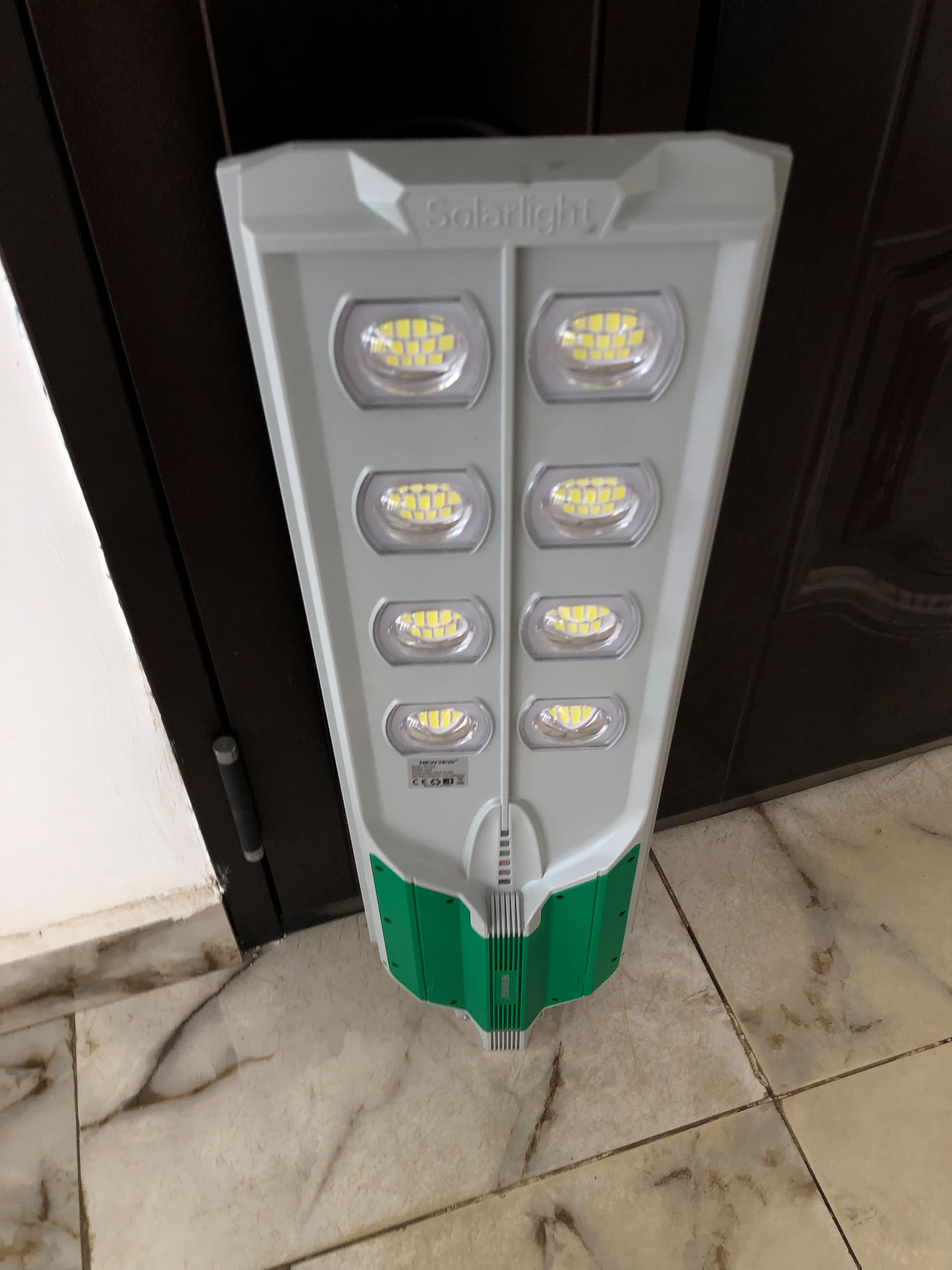 NEWVEW 400W Automatic LED Solar By Lumett